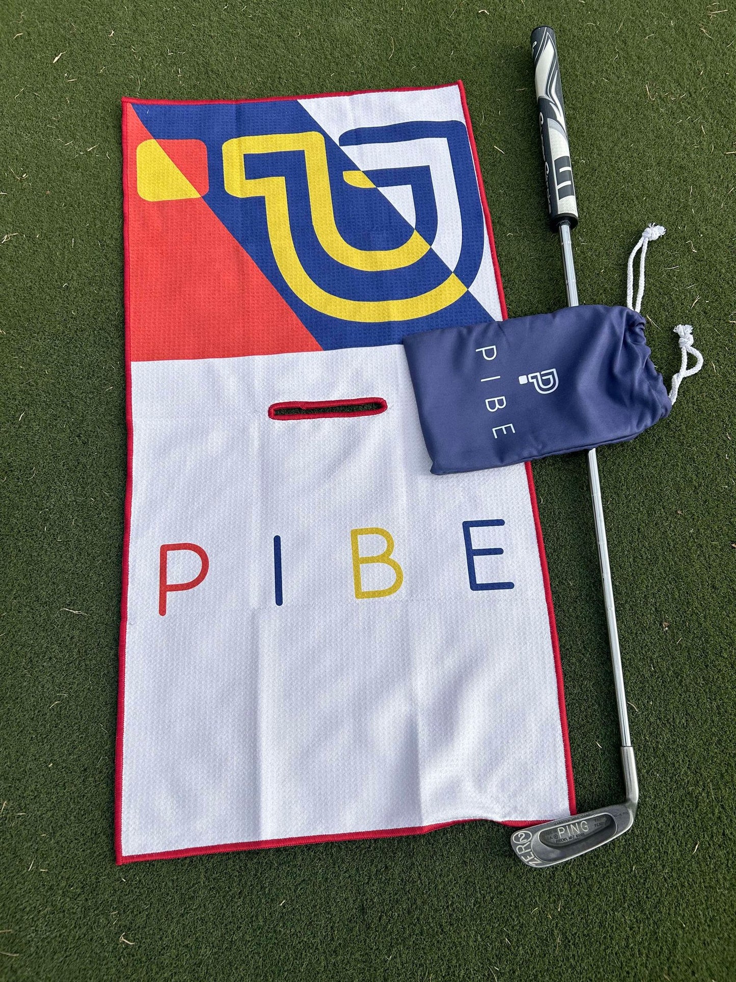 PIBE Microfiber Waffle Golf Towel