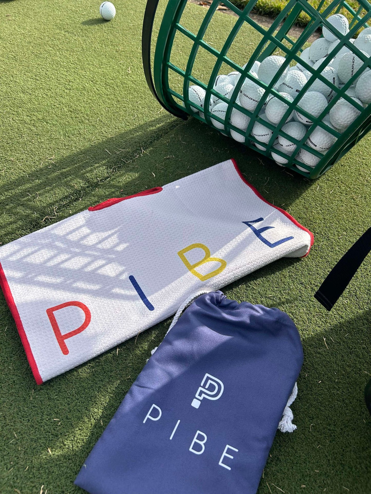 PIBE Microfiber Waffle Golf Towel